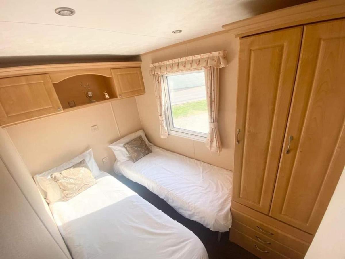 Luxury 2 Bedroom 2 Bathroom Caravan-Small Sofa 1 Pers Saint Osyth Exterior foto