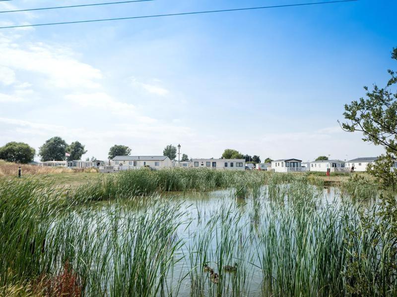 Luxury 2 Bedroom 2 Bathroom Caravan-Small Sofa 1 Pers Saint Osyth Exterior foto