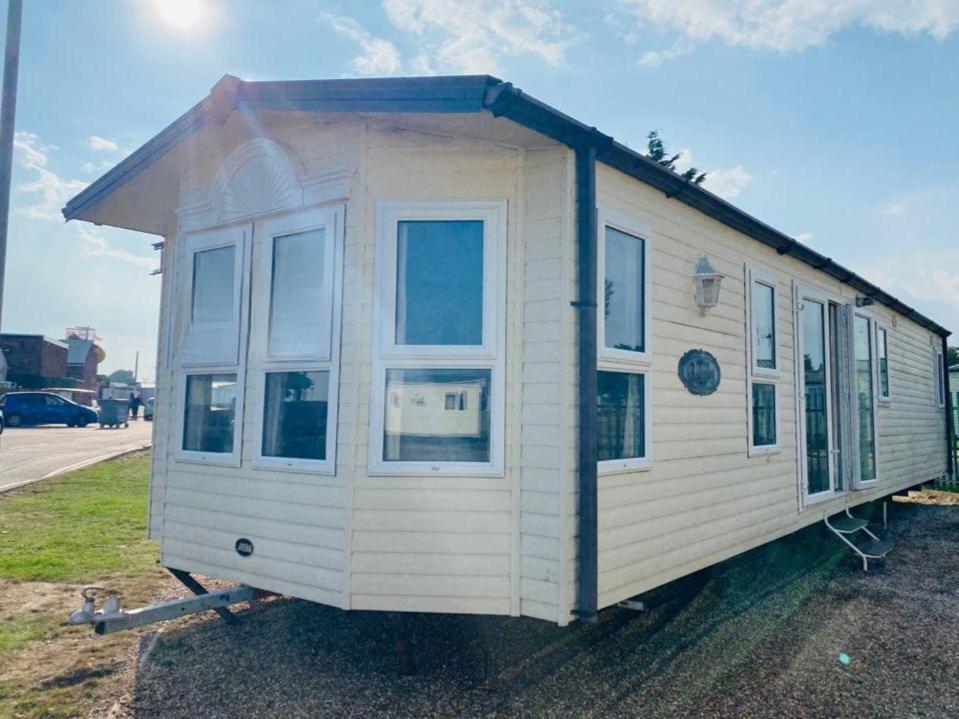 Luxury 2 Bedroom 2 Bathroom Caravan-Small Sofa 1 Pers Saint Osyth Exterior foto